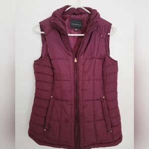 Stylish women's puffer vest
